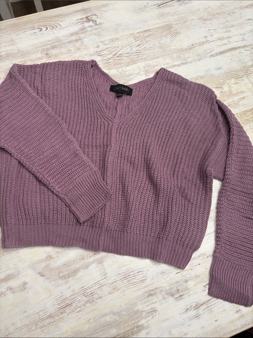 Cozy V-Neck cropped Sweater - purple